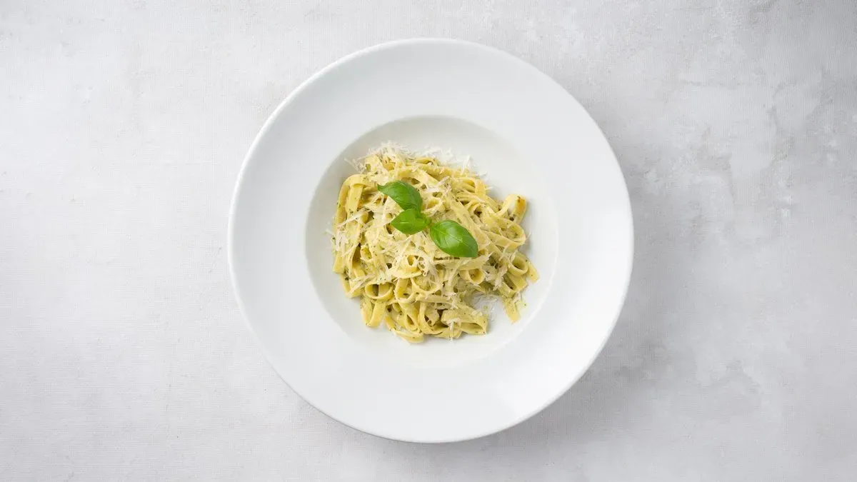 Tagliatelle z pesto bazyliowym
