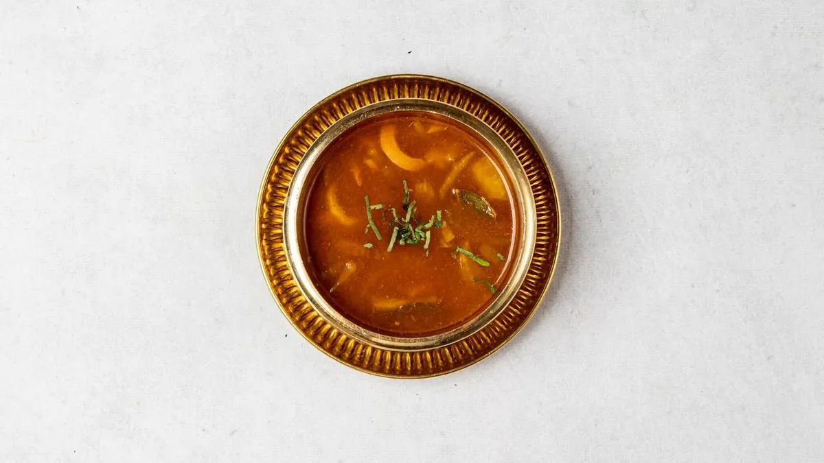 Tom yum prawns
