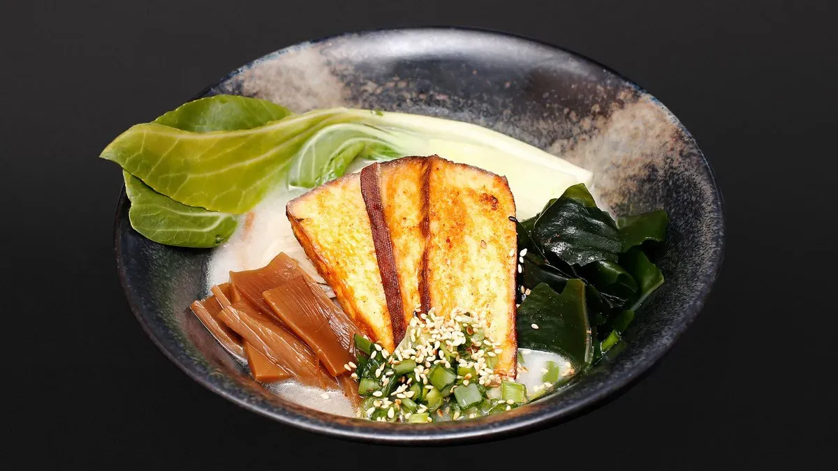 Vegan paitan ramen