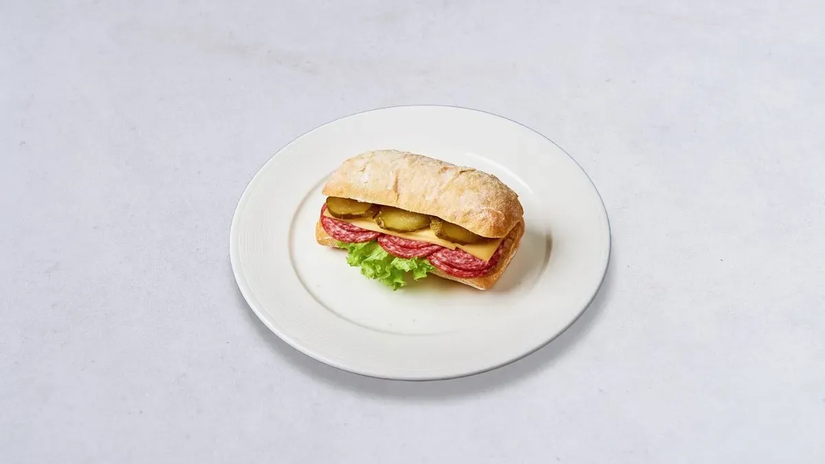 Sandwich z salami