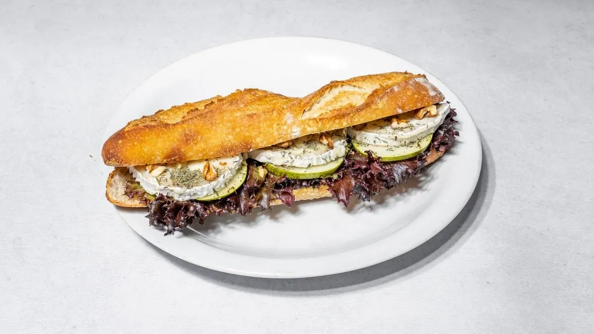 Sandwich z kozim serem
