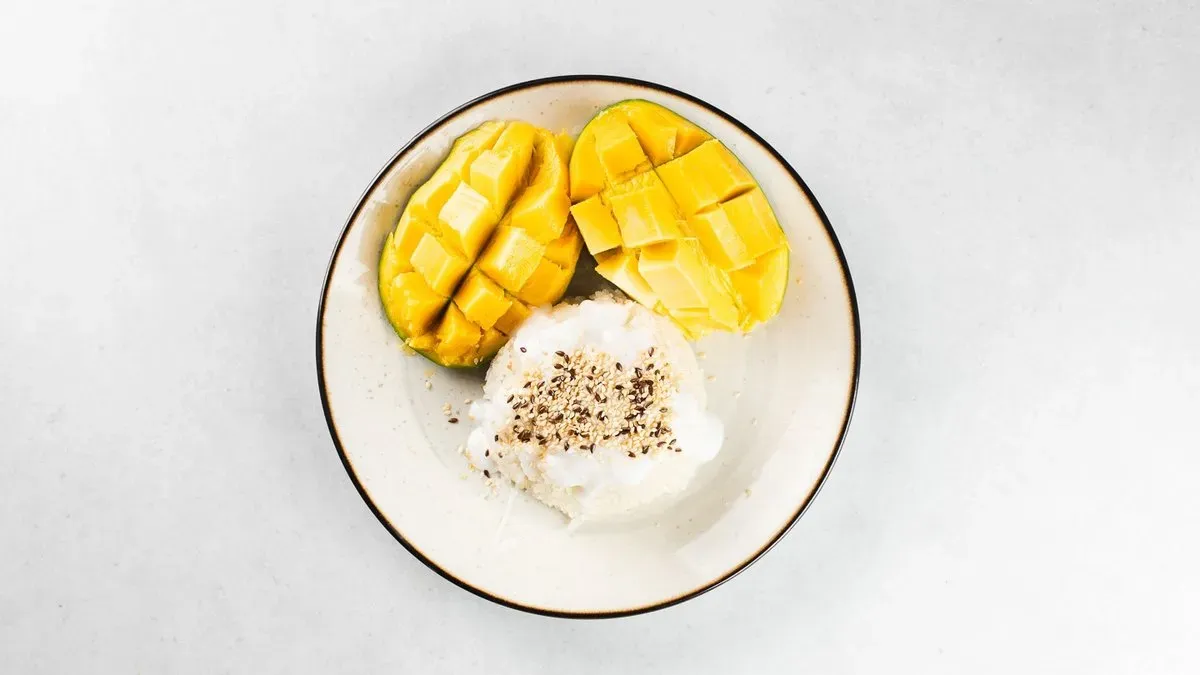 Sticky rice mango