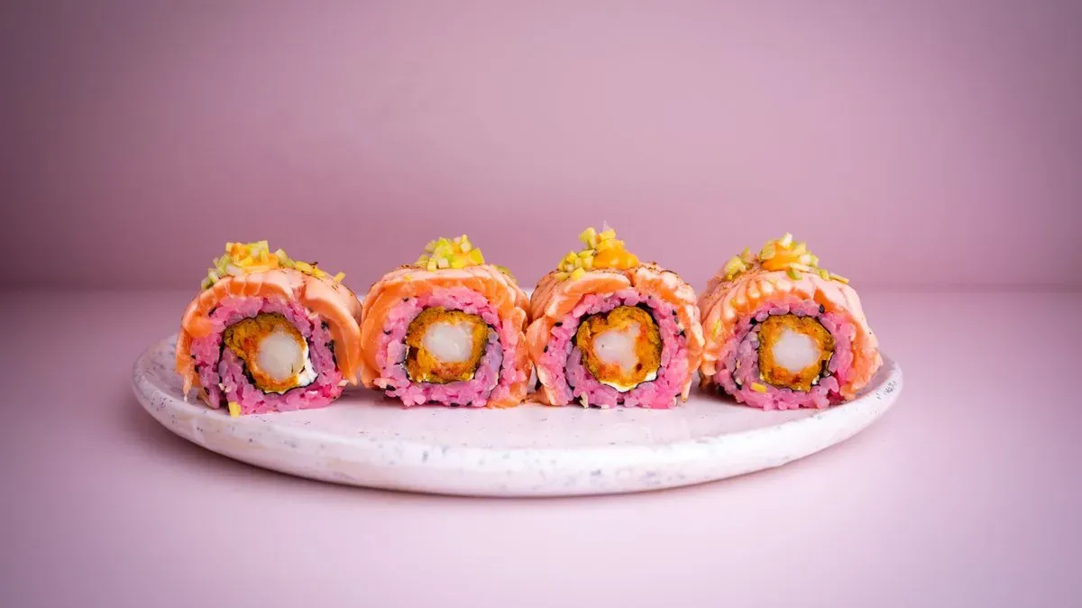 Sashimi roll z tatarem z łososia i krewetkami 🌶