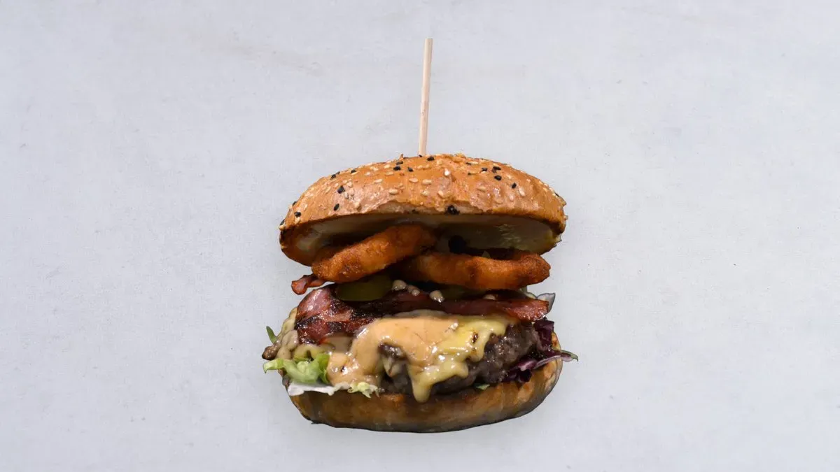 Burger Orzech