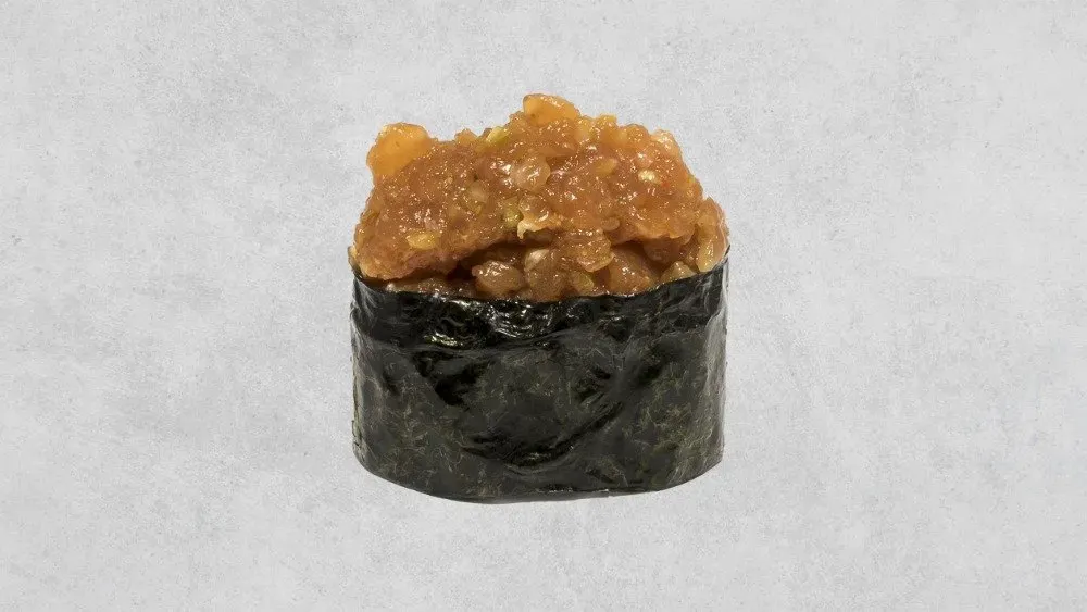 Gunkan maki - tatar z łososia