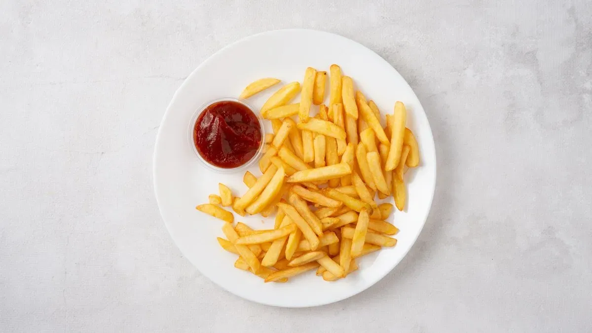 Frytki z majonezem sweet chilli