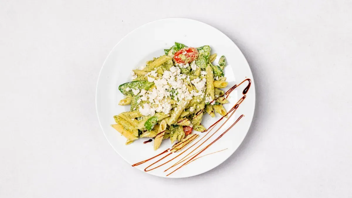Makaron włoski z pesto z indykiem