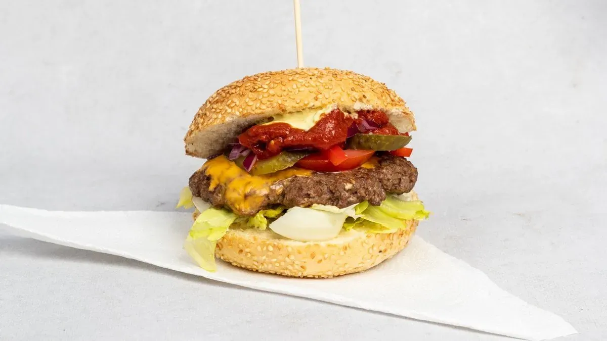 Burger cheese bacon
