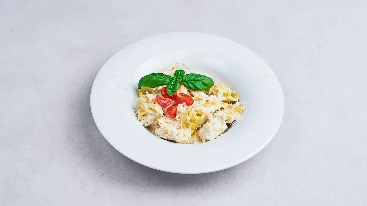 Tortellini ricotta e speck