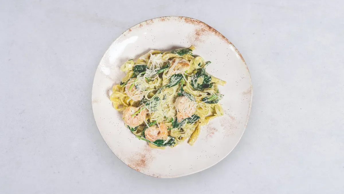 Tagliatelle z krewetkami i pesto
