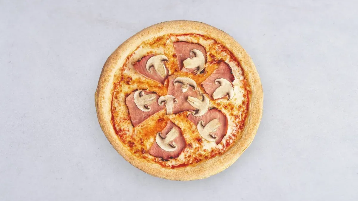 Pizza prosciutto e funghi