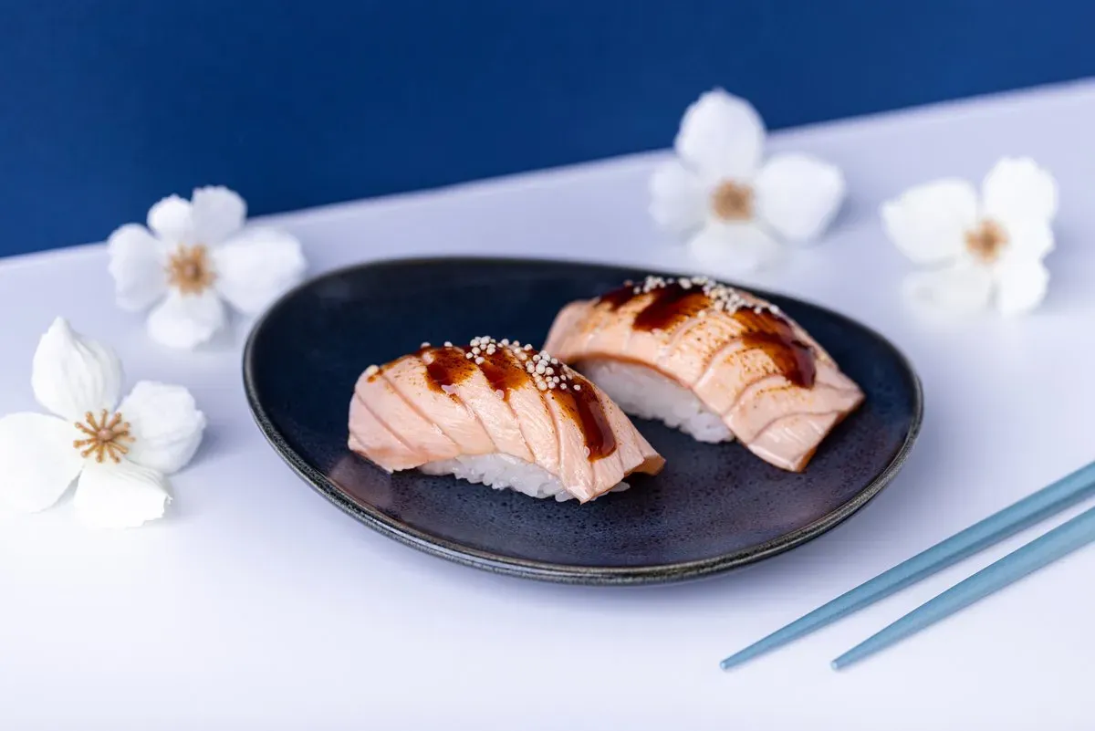 Nigiri Łosoś Opalony (2 szt.)