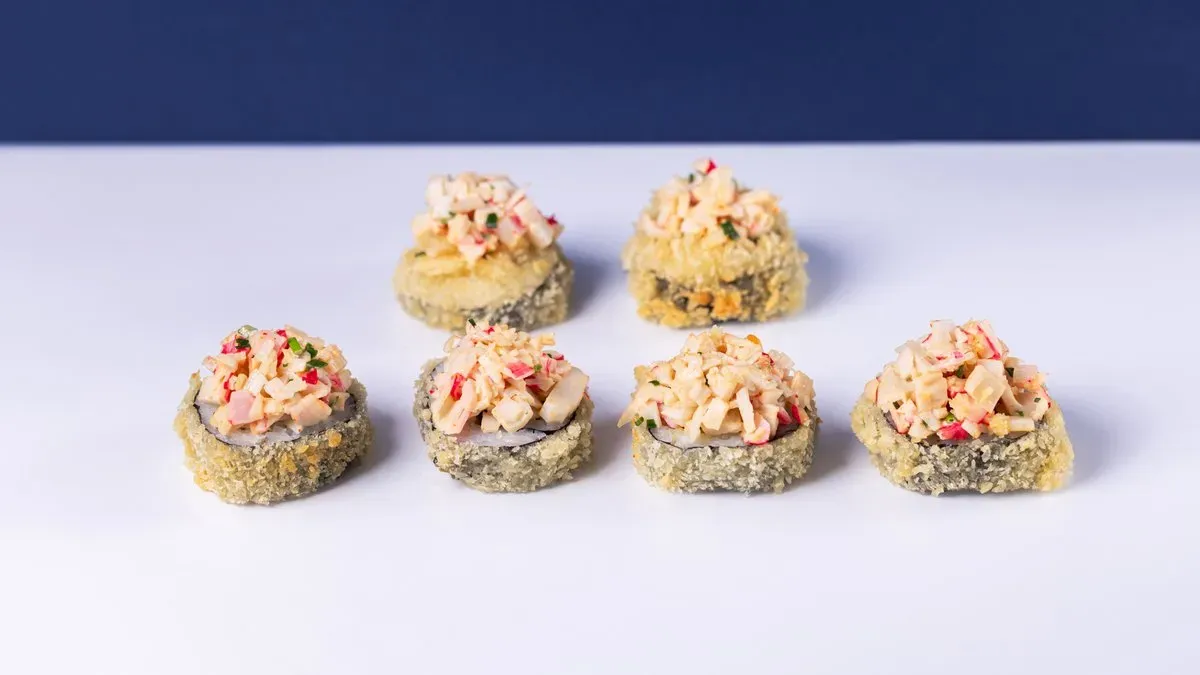 Futomaki z Warzywa z Tartarem z Surimi (6 szt.)