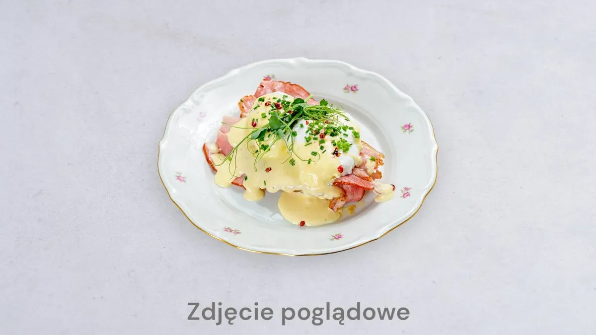 Jajka Benedykta z łososiem
