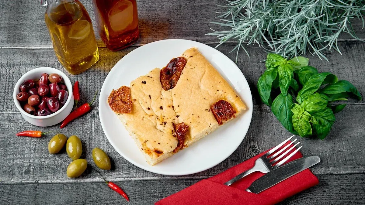 Focaccia con pomodoro secchi 🌿