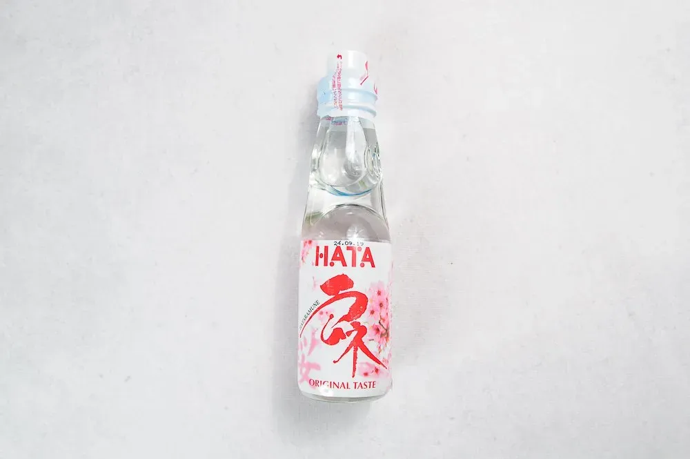 Japońska lemoniada Ramune orginal 0,2 l