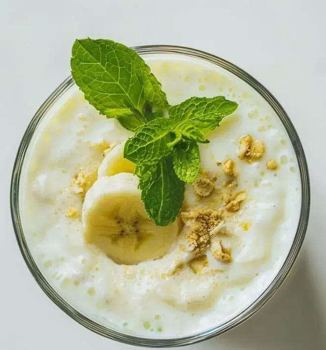 Bananowo-miętowe lassi