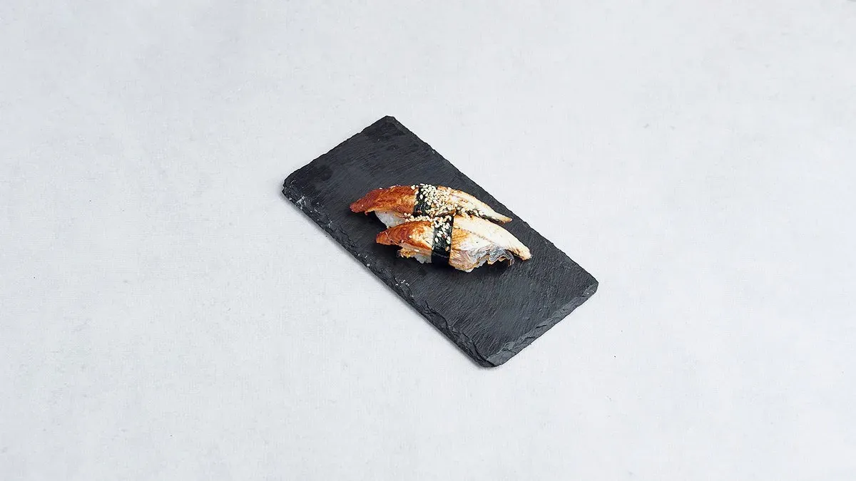 Nigiri z węgorzem