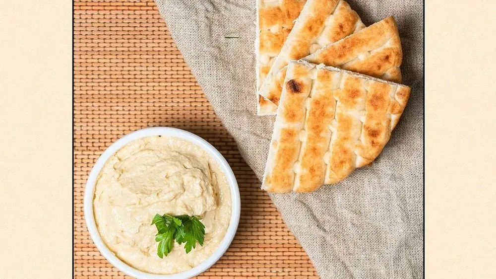 Chlebek pita + hummus
