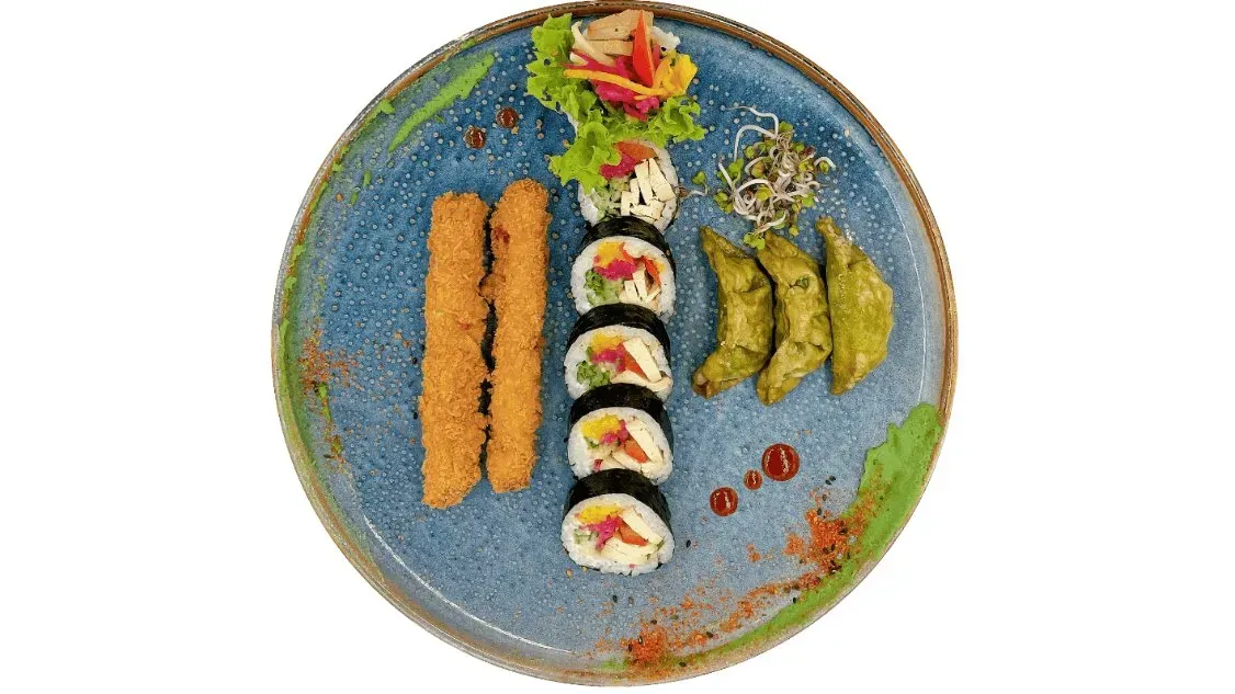 TOFU Vegan Lunch vol.2 ( Futo + Gyoza 3szt. + 2 szt. VEGASHI)