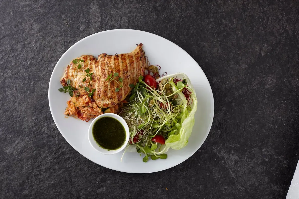 GRILLOWANA PIERŚ KURCZAKA Z KOSTKĄ  660g