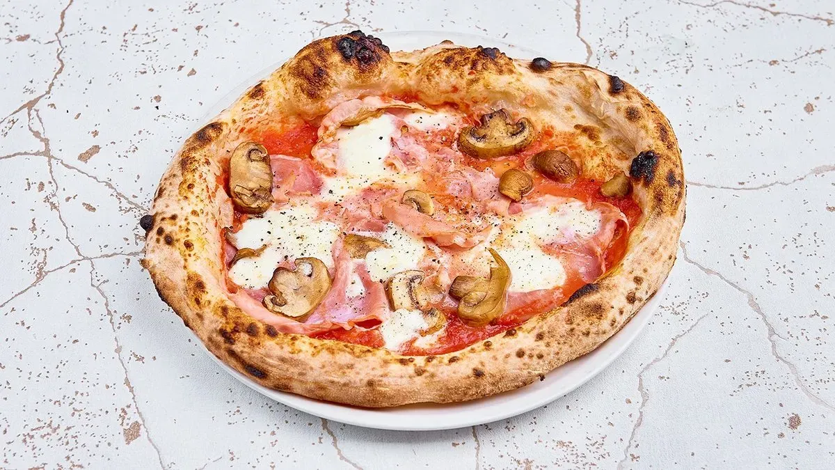 Prosciutto e funghi