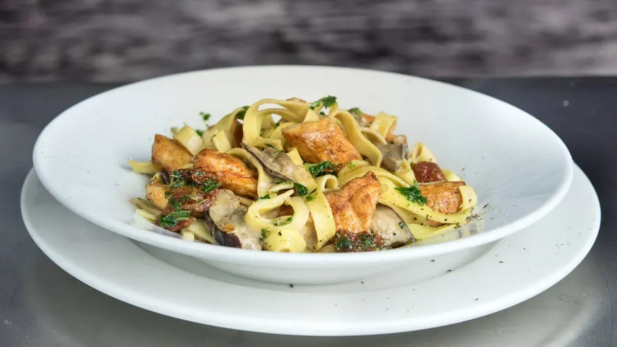 Tagliatelle z sosem grzybowym