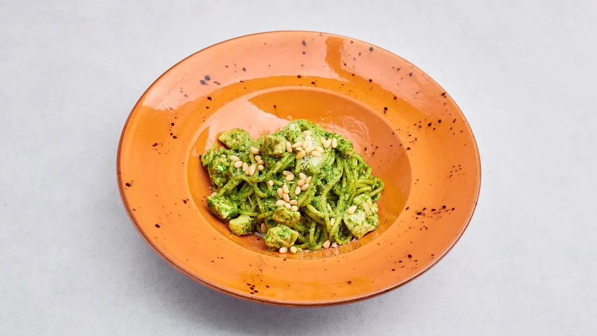 Spaghetti pesto basilico z kurczakiem