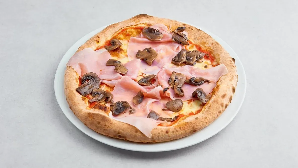 Prosciutto e fungi