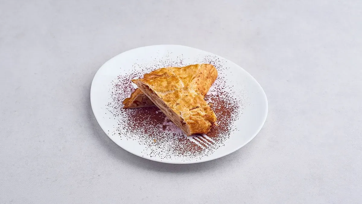 Strudel z jabłkami