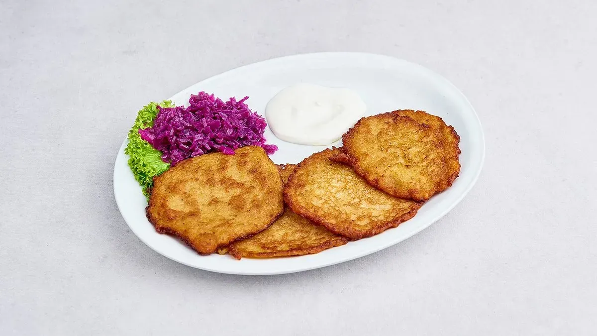 Placki ziemniaczanem3 szt. ze śmietaną