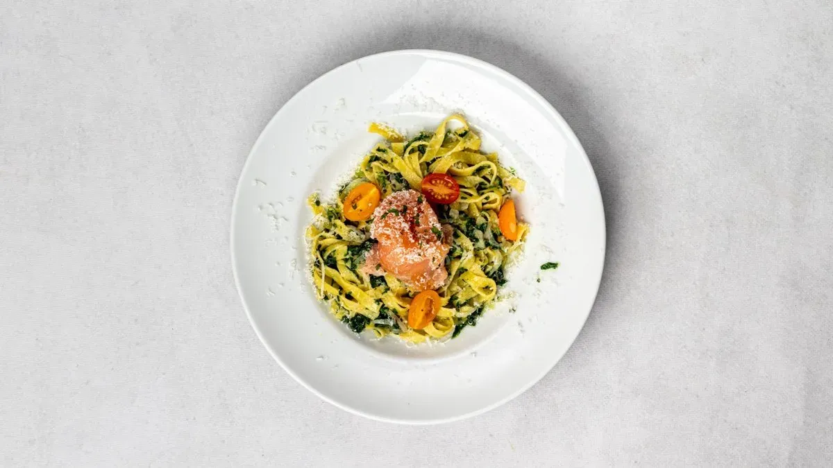 Tagiatelle ze szpinakiem z sosem śmietanowym