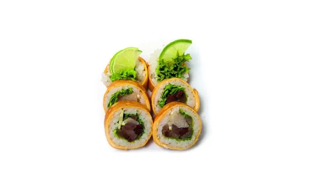 Tamago futomaki z halibutem, limonką i serkiem Philadelphia