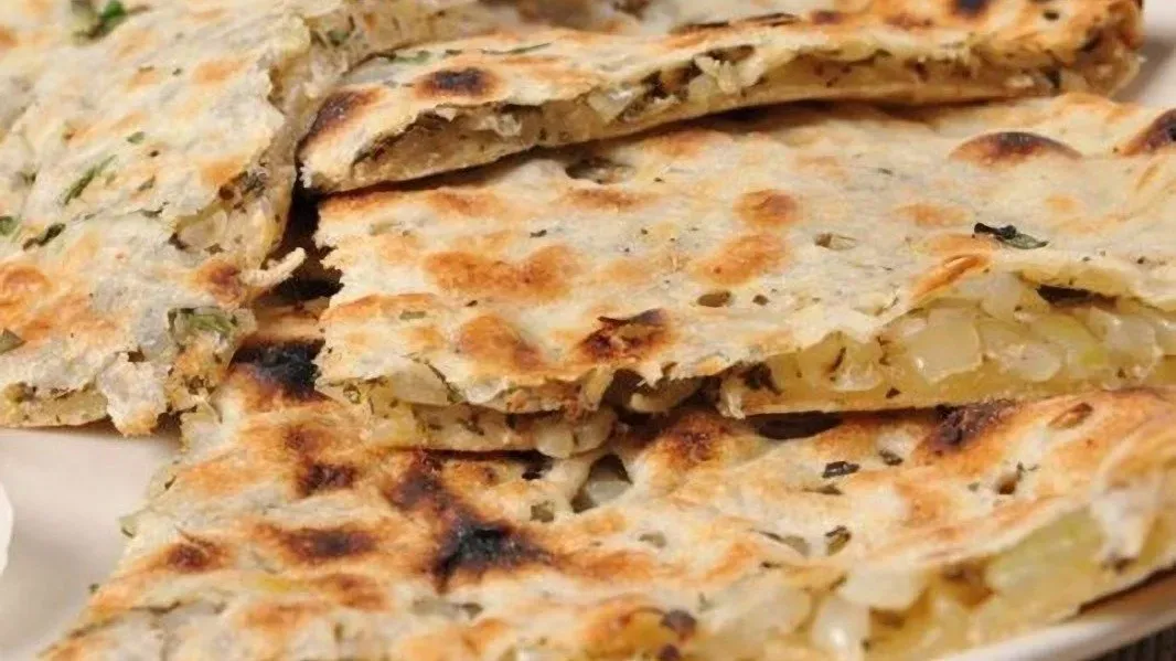 Garlic parantha