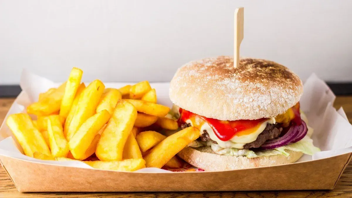 Cheese bacon + frytki belgijskie