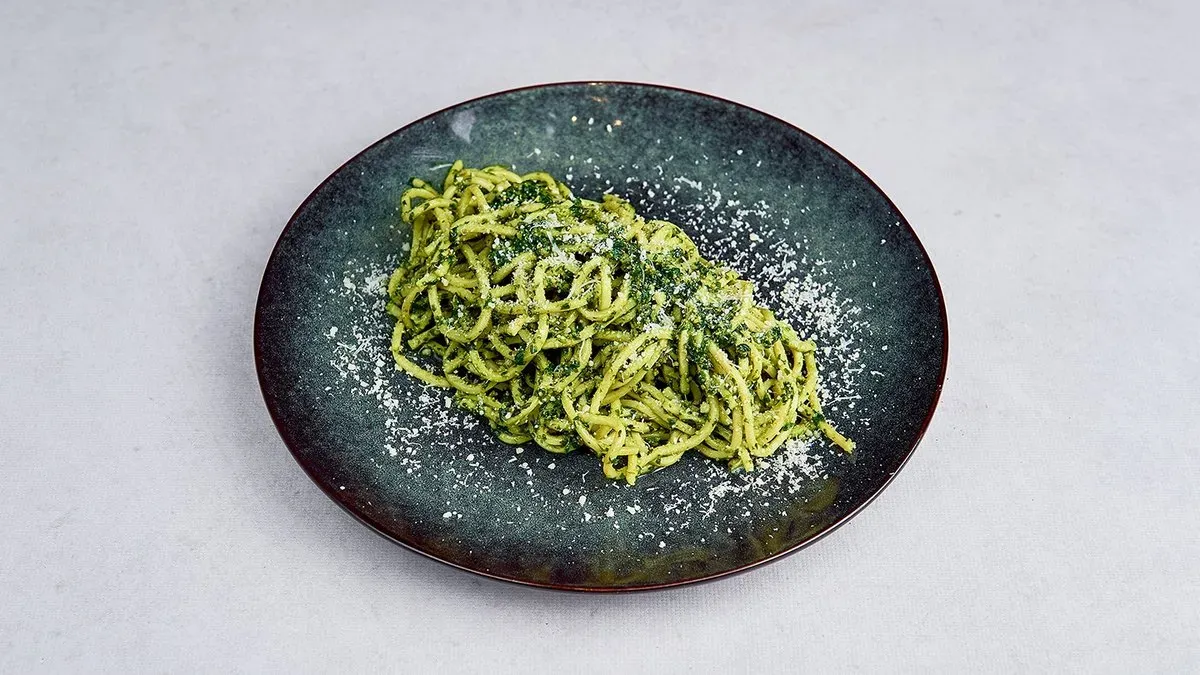 Spaghetti vege ze szpinakiem i czosnkiem