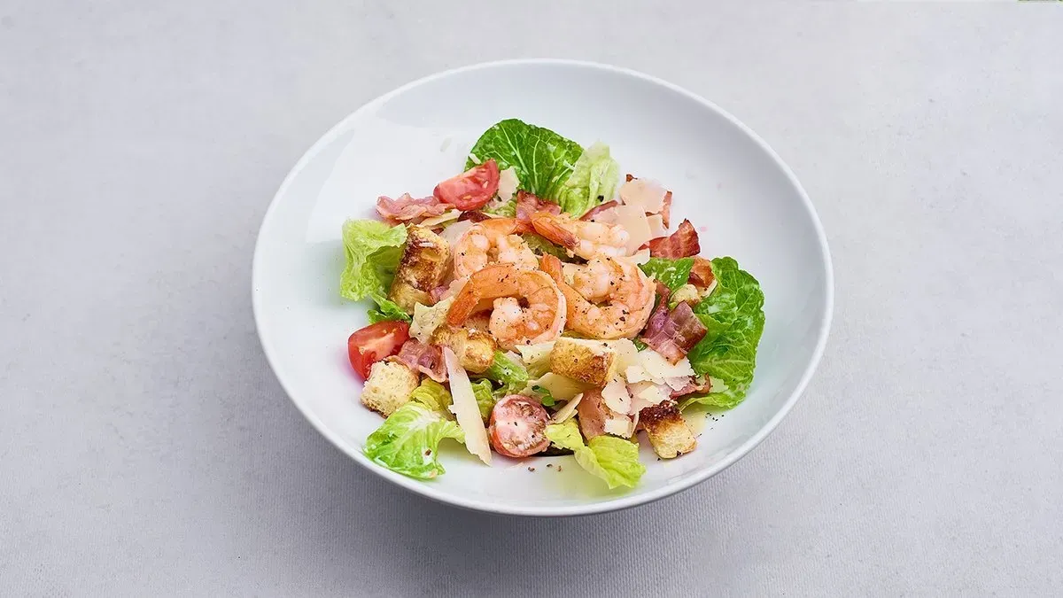 Sałatka Piazza z grillowanymi krewetkami