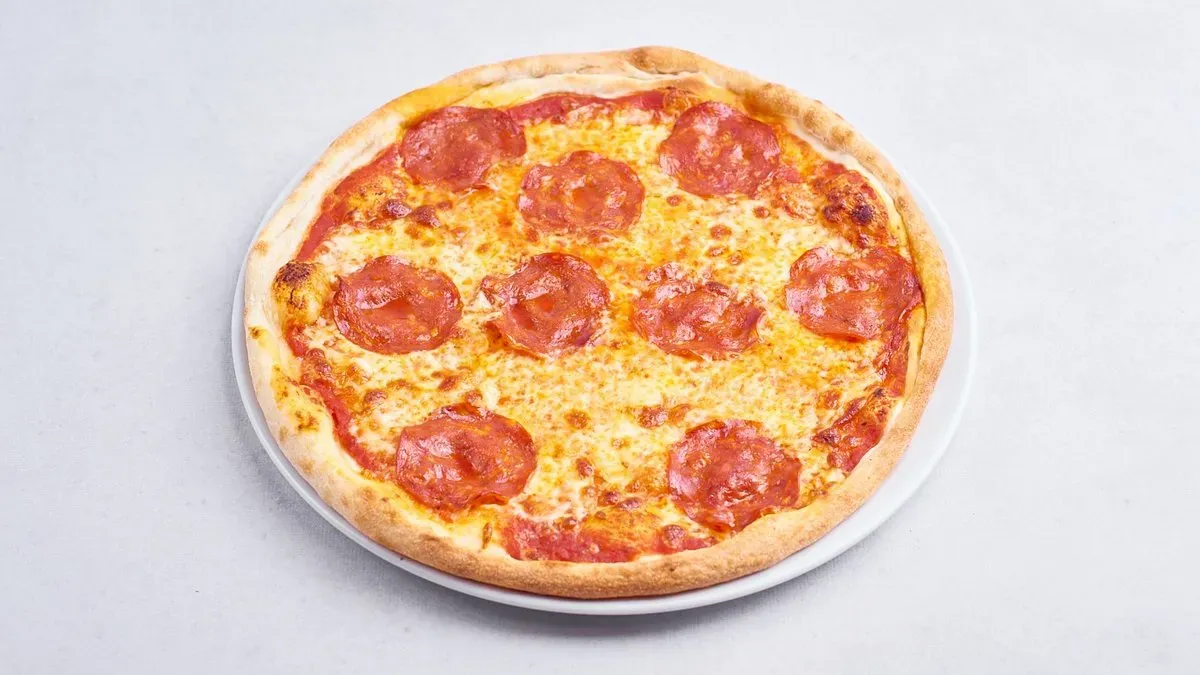 Pizza chorizo z żurawiną