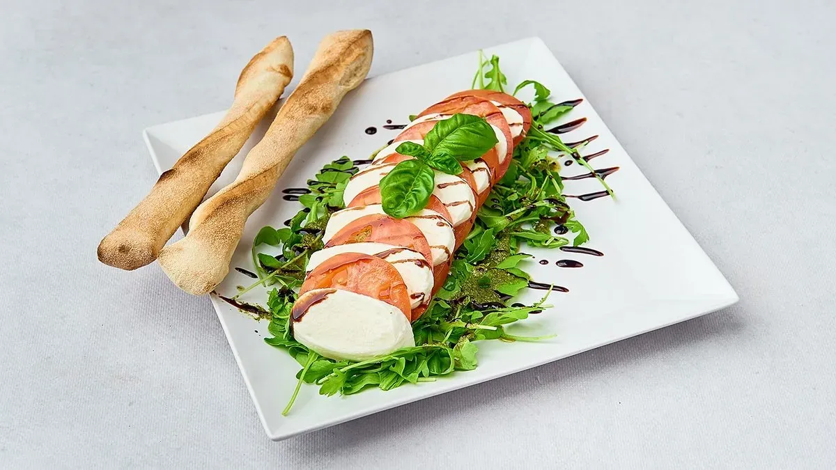 Sałatka Caprese z mozzarellą bufala D.O.P.