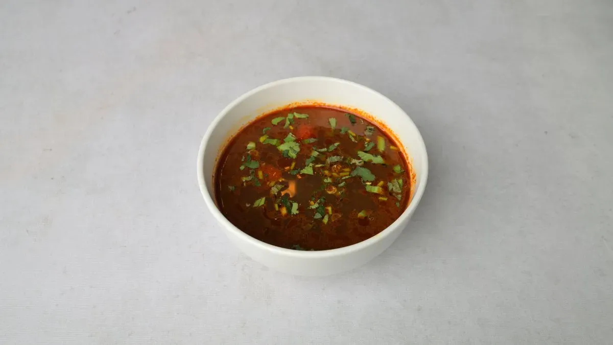 Tom yum seafood