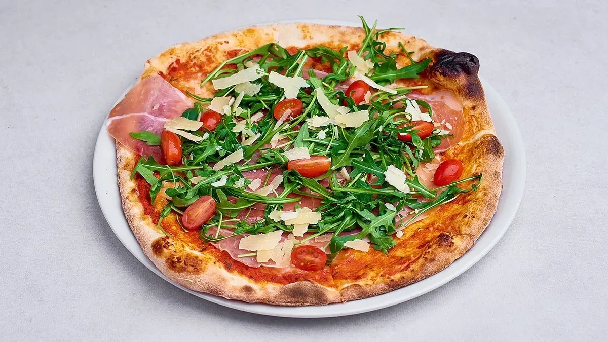 Pizza crudo