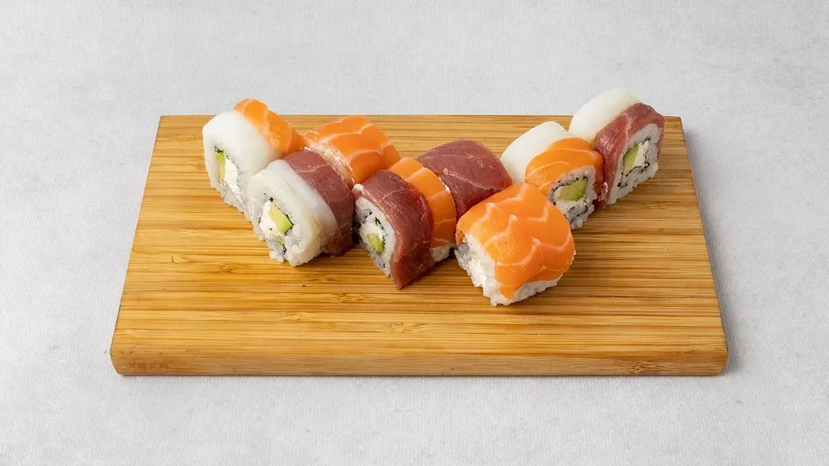 Rainbow rolls unagi