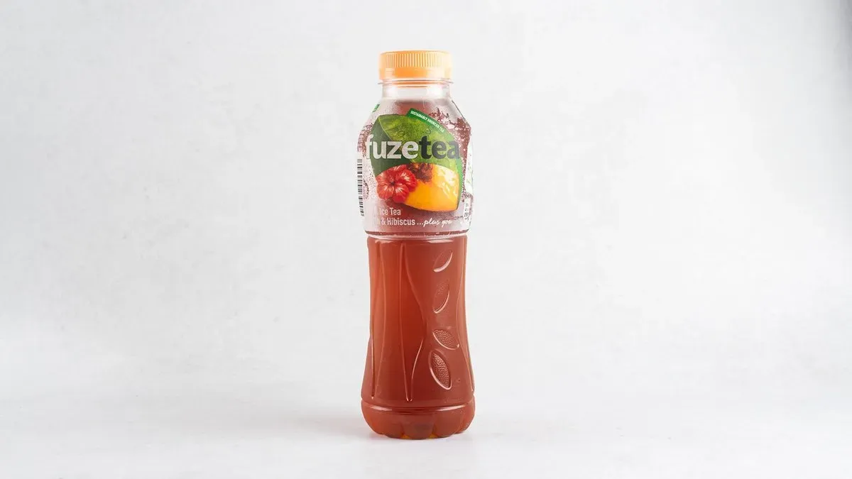FuzeTea brzoskwiniowa z czarną herbatą i hibiskusem
