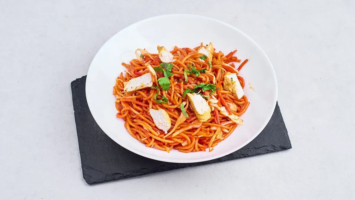 Schezwan chicken noddle