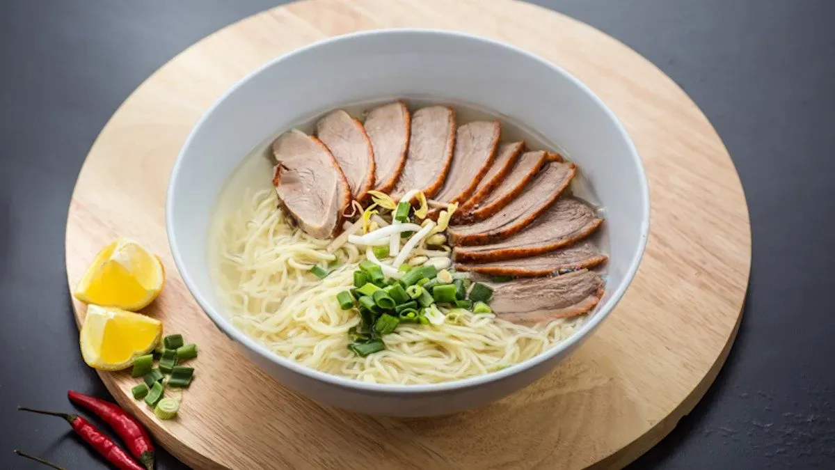 Pho w bulionie z kaczką