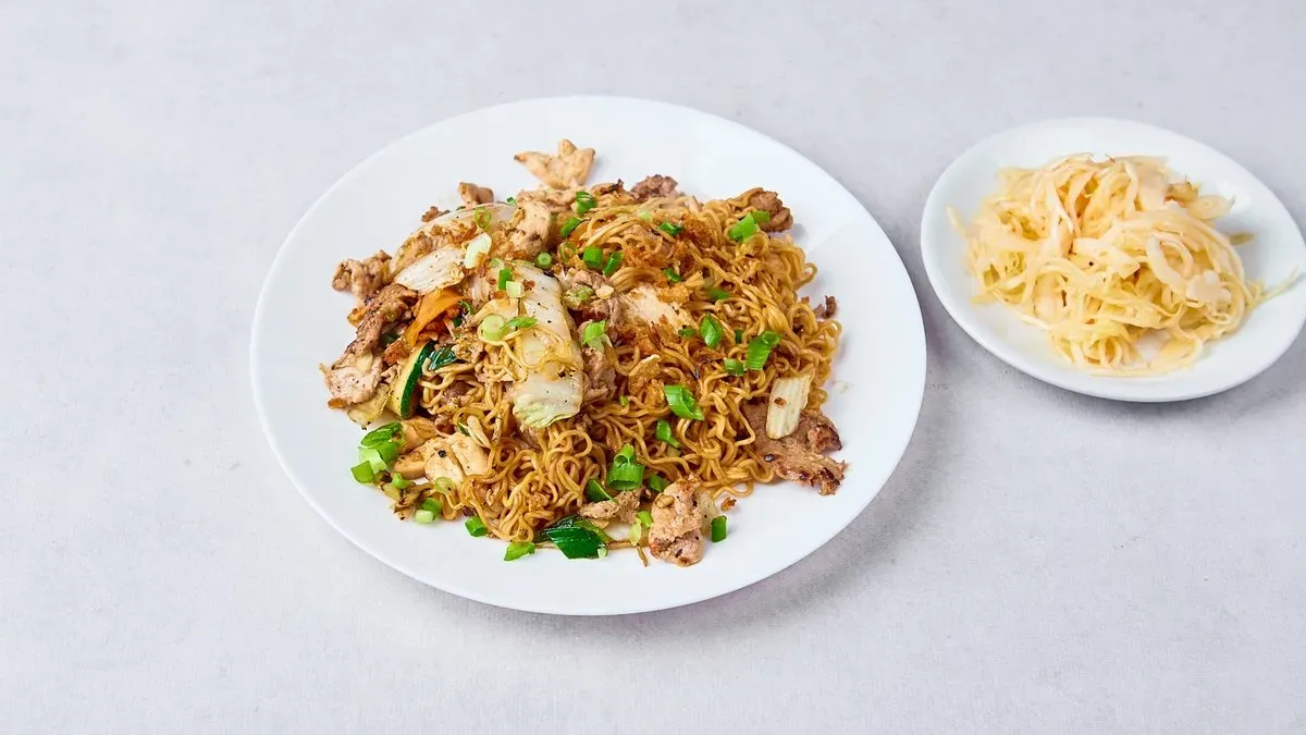 Bong bong noodle box z warzywami