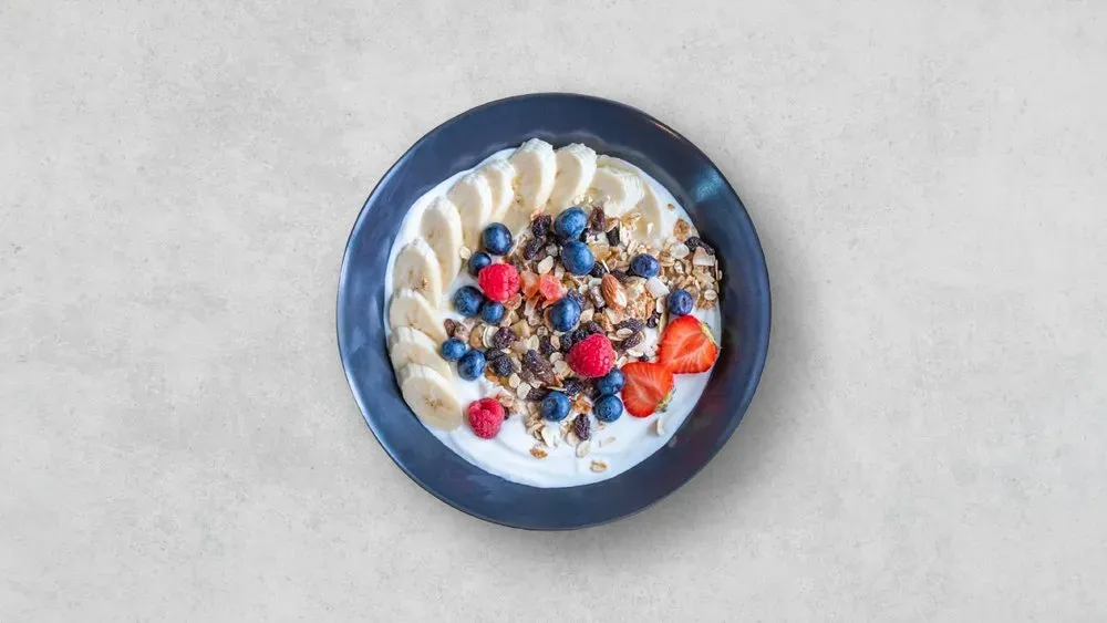 1=2 Granola z owocami i jogurtem (zamówisz 1, otrzymasz 2)
