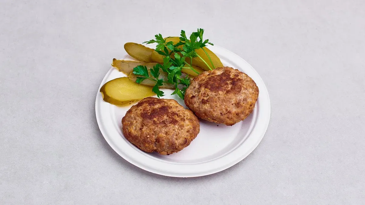 Kotlet mielony-kotlet wieprzowy z dodatkiem jajka i bułki tartej